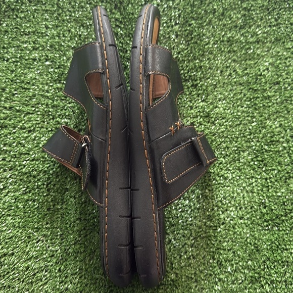 NWOT BOC Women’s Black Slip on Sandals with Adjustable Side Strap - Picture 6 of 11